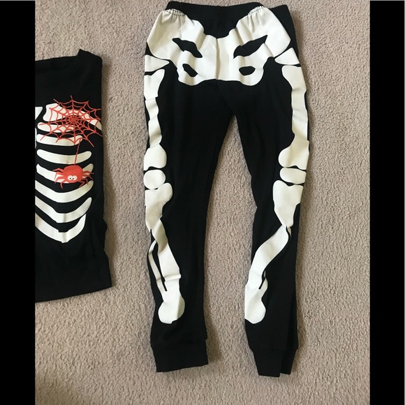 Kids Skeleton Pajama Set - Picture 3 of 5